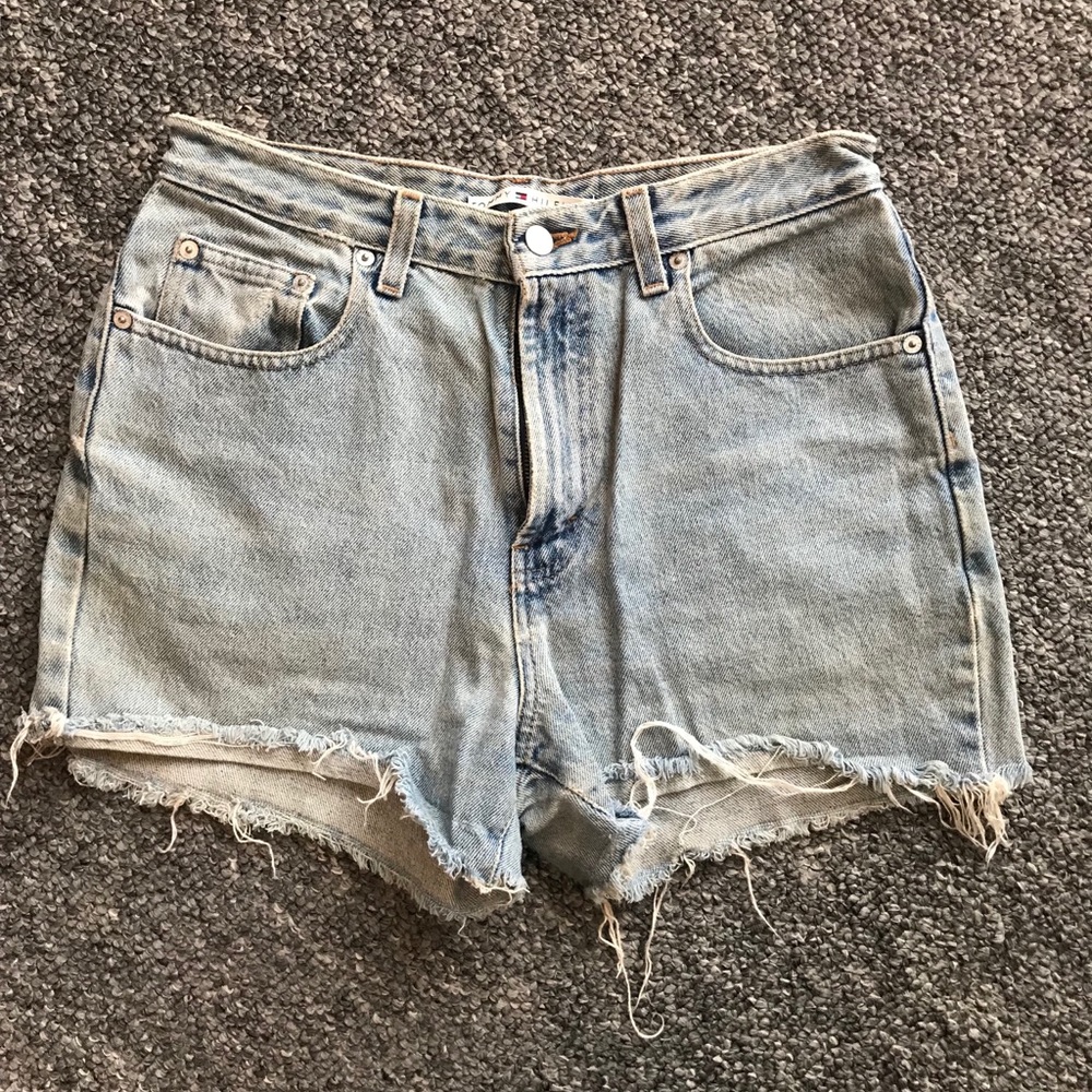 Vintage 90’s Tommy Hilfiger cut off jean shorts